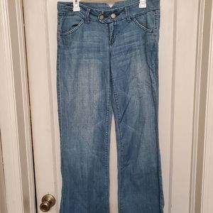American Eagle size 8 jeans